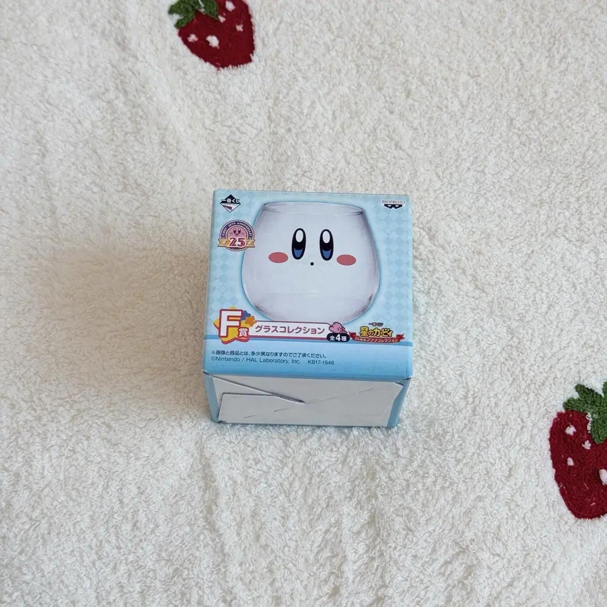 

Стеклянный кубок Ichibang Kuji F Prize в честь 25-летия Kirby