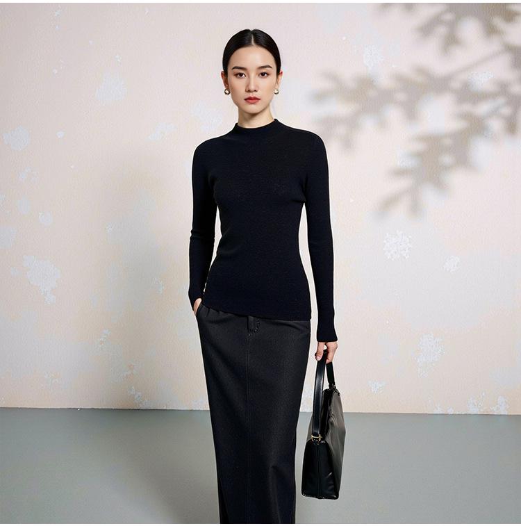 Women's Seamless Wool-Cashmere Slim Fit Sweater - Long Sleeve, Semi-High Neck, Solid Color