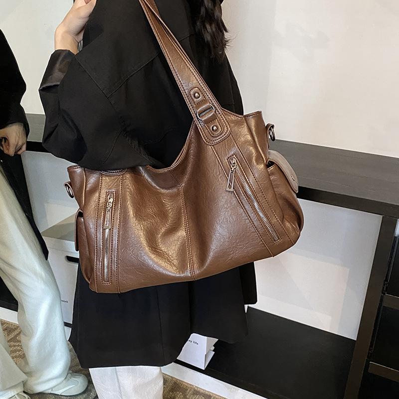 Bags Women's tote bags Large capacity autumn and winter single shoulder retro new retro textured single shoulder handbags
