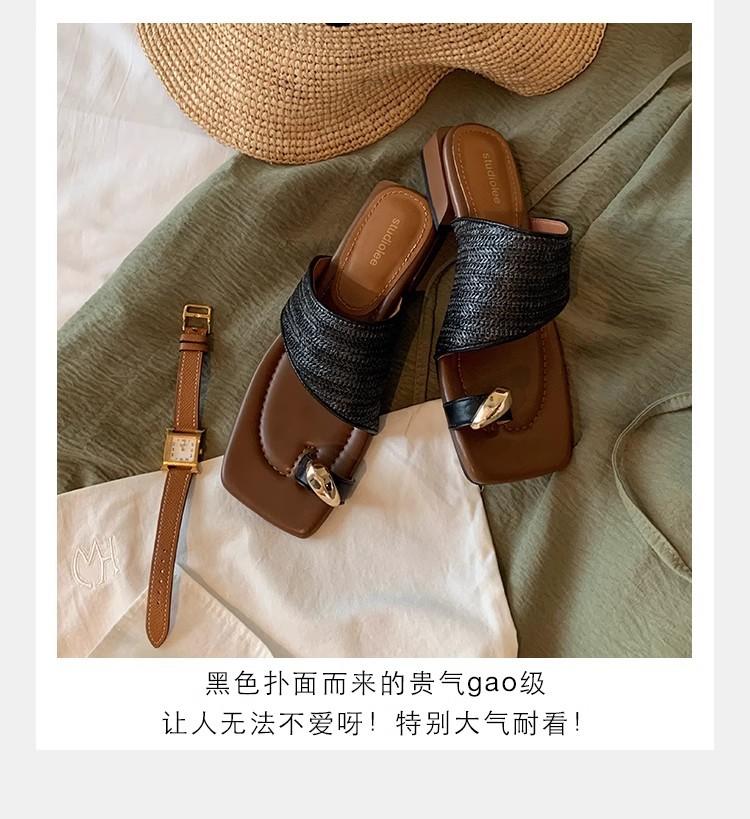 Holiday Wind Metal Pinch Temperament Square Head Grass Woven Cover Toe Cool Slippers Female Summer