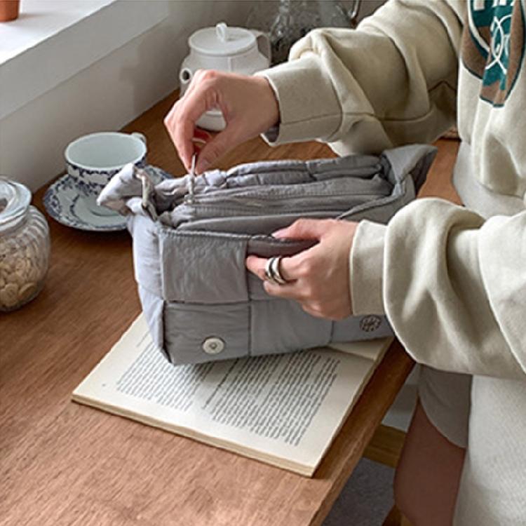 Contemporary Cotton Space HandbagsLarge Puffer Woven Shoulder Bag for Women