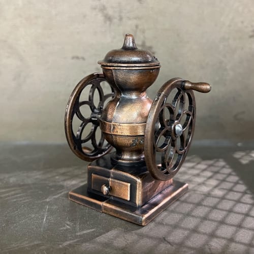 

Akizuki Trading Antique Sharpener Coffee Grinder, Bronze, W6.5 x D4 x H7.5cm, 9624