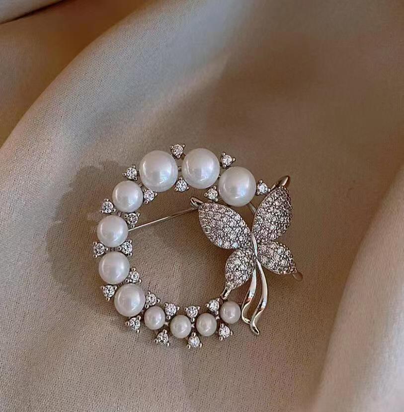 Elegant Pearl Brooch - High-End Minimalist Clothing Accessory
