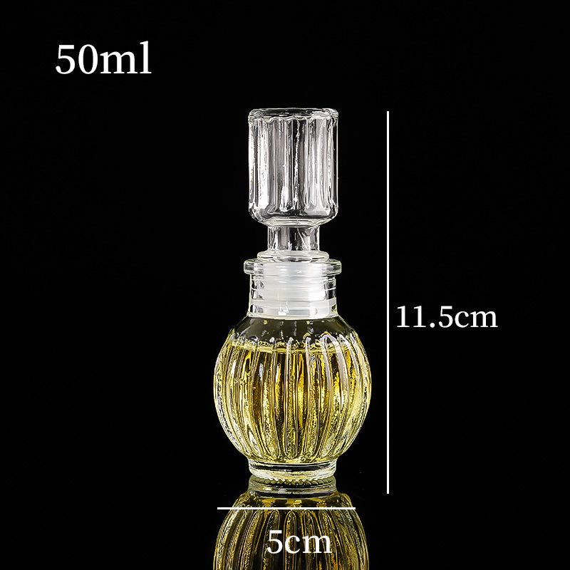 European Style Transparent Glass Carved Small Wine and Liquor Bottle/Vase