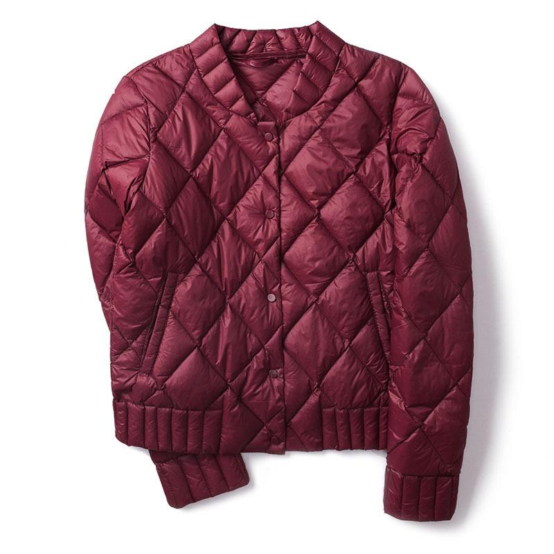 

Женская короткая легкая куртка-пуховик с бейсбольным воротником и ромбовидной клеткой наизнанку XL вино красного