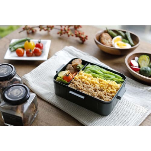 Skater Bento Box, Dull Green, 650ml, 4-Point Lock, For Women, Made in Japan YZFL7AG-A