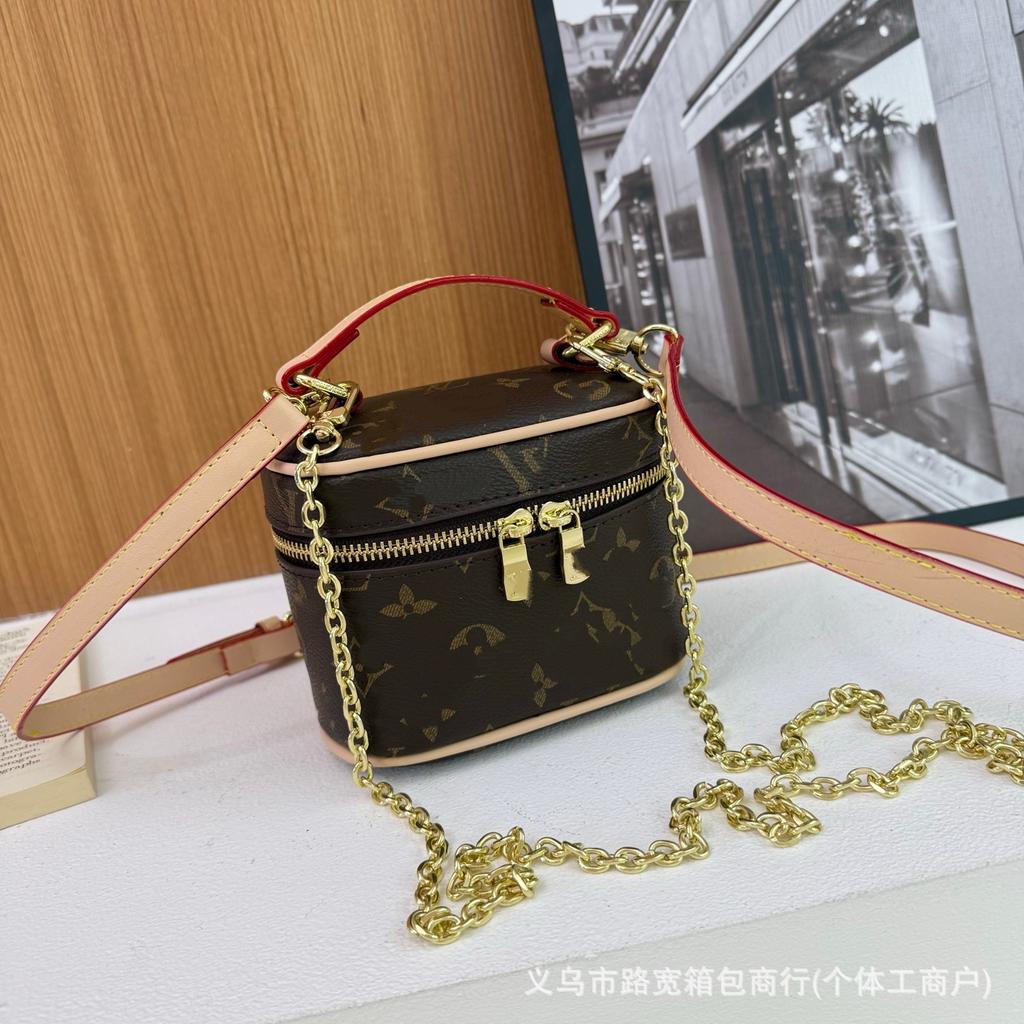 2026 New Women's Bag Fashion Printed Chain Cosmetic Bag One Shoulder Oblique Span Bag Handbag Women's Bag