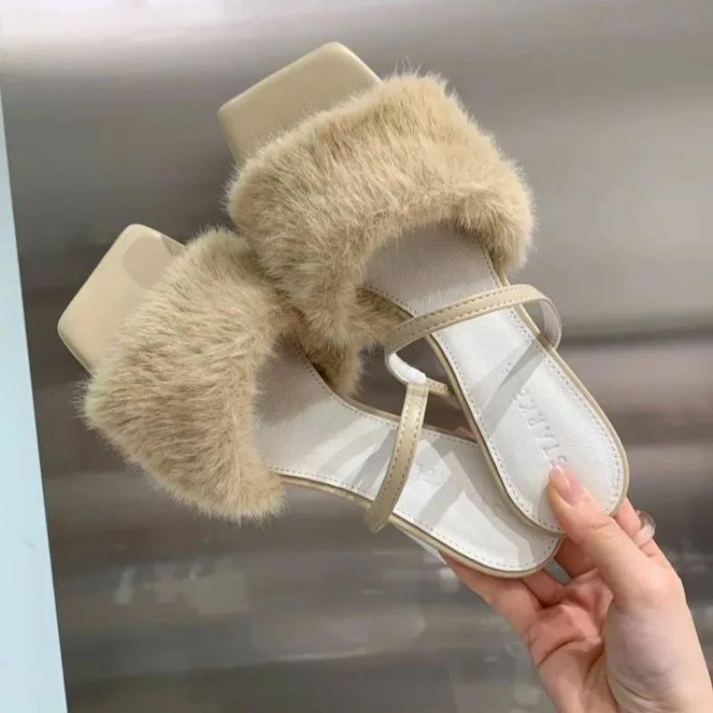 

Модные новые пушистые тапочки большого размера для ношения на улице Баотоу 2025 Модные туфли на высоком каблуке 40