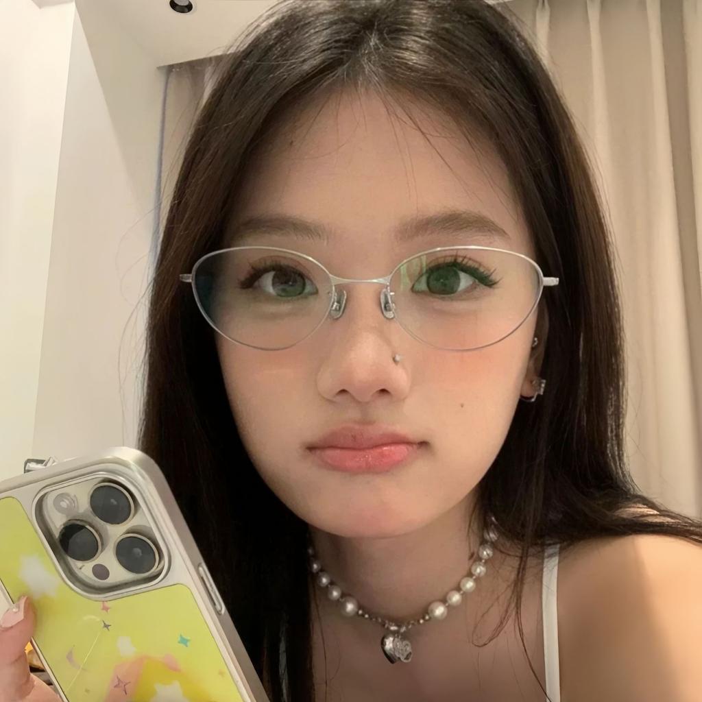 Korean Gold Edge Cat Eye Glasses Frame For Women Ultra Light Anti Blue Light Flat Lens Temperament Sunglasses