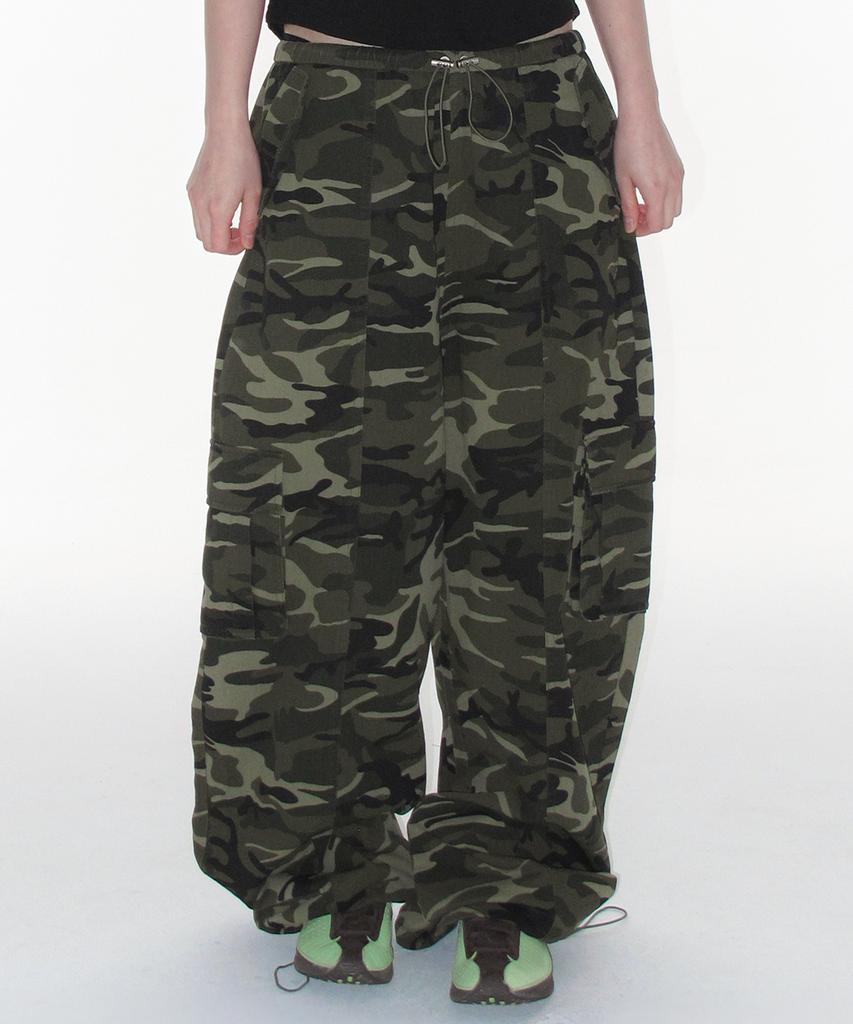 AMES-WORLDWIDE Over Fit Cargo Pants Camo