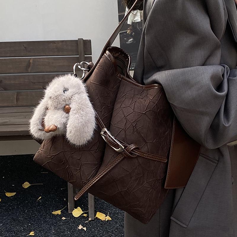 Simple and Fashionable Bucket Bag with Casual Texture, New Winter Bag, Women's Shoulder Messenger Bag.