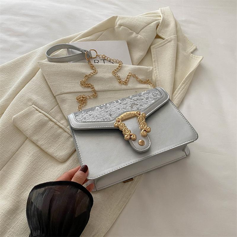 

Personalized trend fashion chain shoulder bag crossbody bag new beautiful casual bag women s bag underarm small square bag срібний