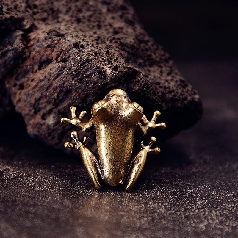 Mini Grenouille en Laiton Massif Ornement de Bureau Porte-clés Décoratif Figurine Animal Crapaud Porte-bonheur Décoration de Maison