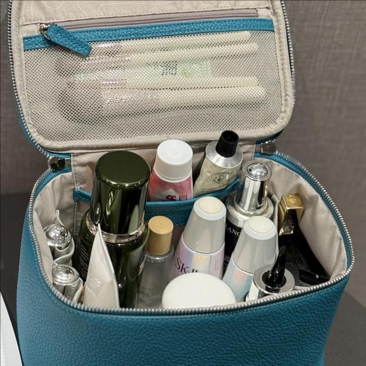 Large Capacity Leather Cosmetic Bag Portable Travel Makeup Case with Handle