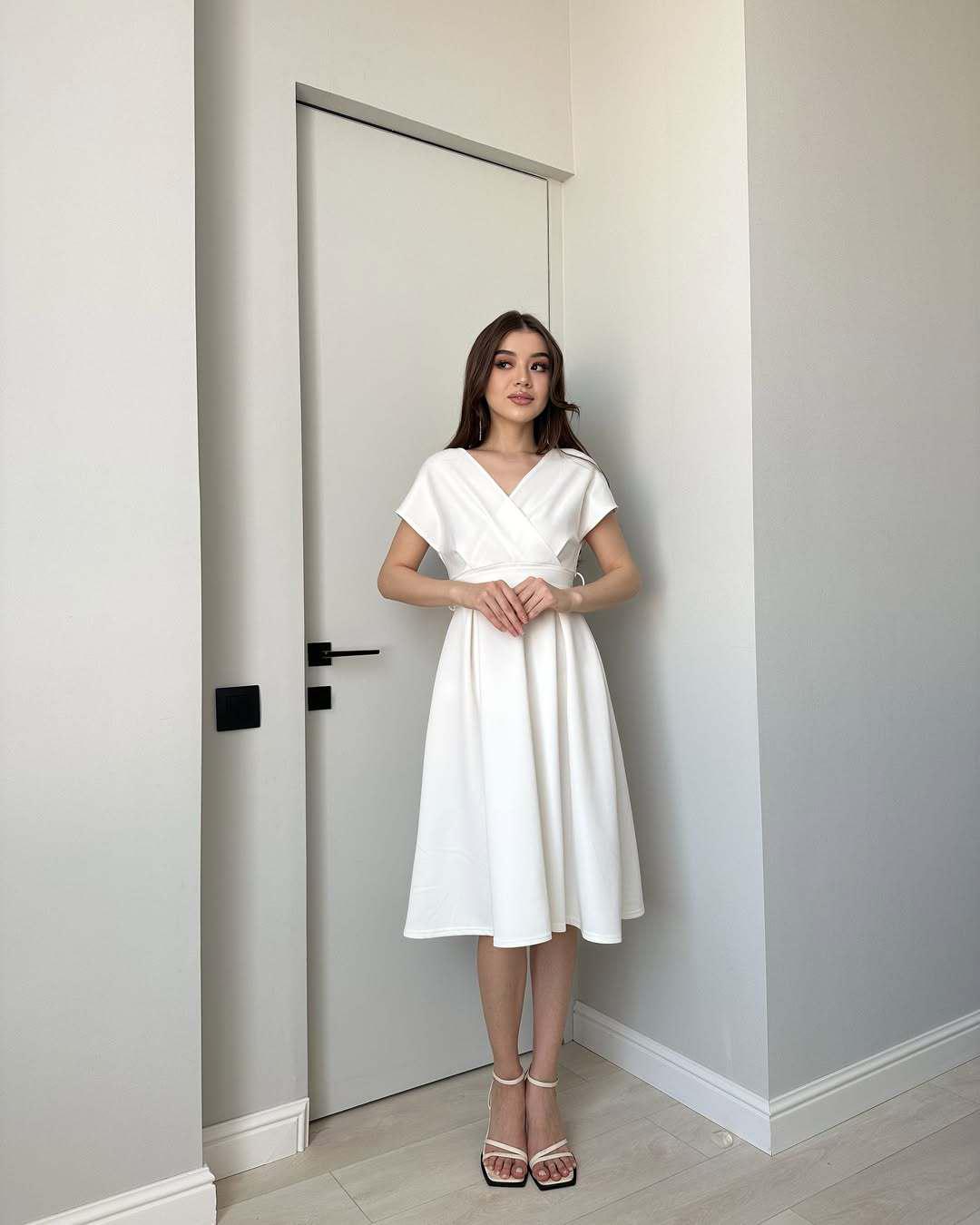 

2025 Summer Women s V-neck Short-sleeve Solid Color Waist-Slimming Dress XXL белый