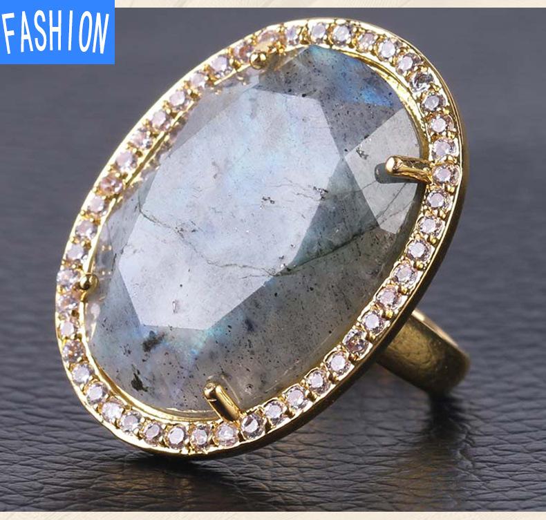 

Кольцо из натурального циркона с граненым кристаллом диаметром 2,5 см Spectrolite