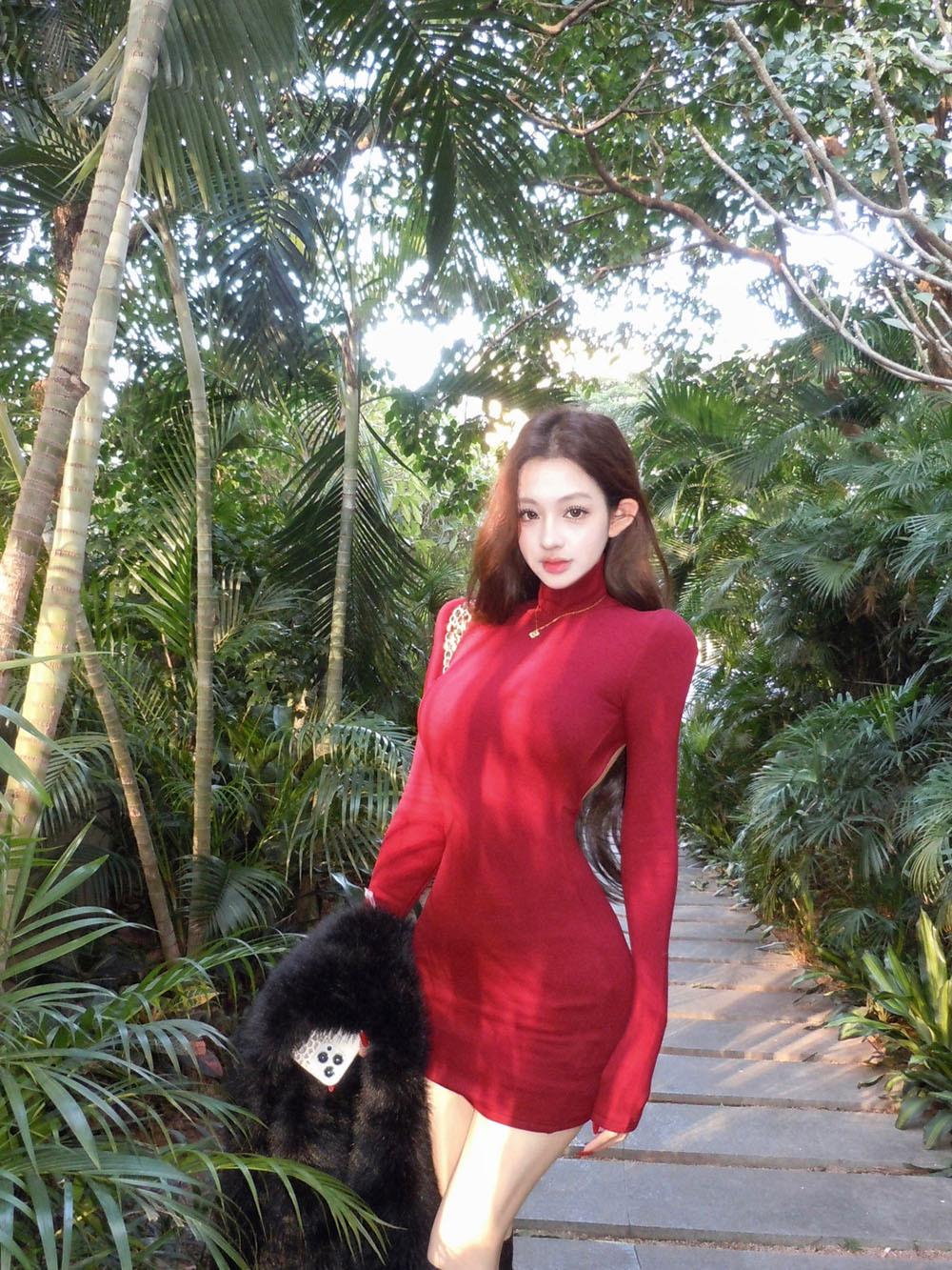 

Red High Neck Backless Bodycon Dress for Women - Sexy Long Sleeve, Hollow Out Design, Slim Fit, Autumn/Winter Large червоний