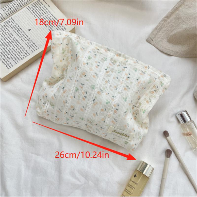 Sweet Lace Floral Women Cosmetic Bags Portable Ladies Clutch Purse Lipstick Makeup Bag Commute Female Large Capacity Storage Bag