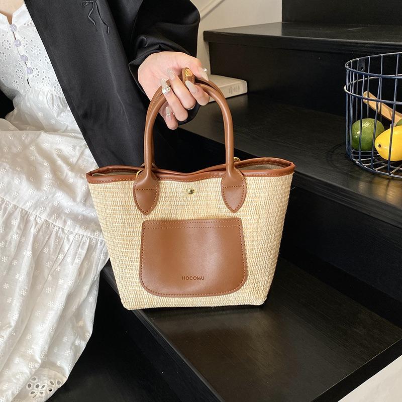 Large capacity woven tote bag women's new fashion shoulder messenger bag seaside vacation straw bucket bag