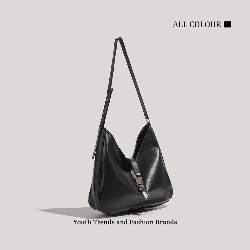 New large-capacity black shoulder messenger bag retro high-texture commuter underarm women's bag