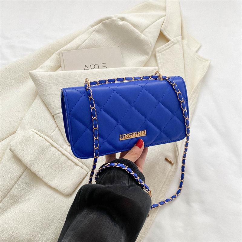 Simple texture and fashion 2025 new winter leisure diamond solid color chain single shoulder crossbody small square bag