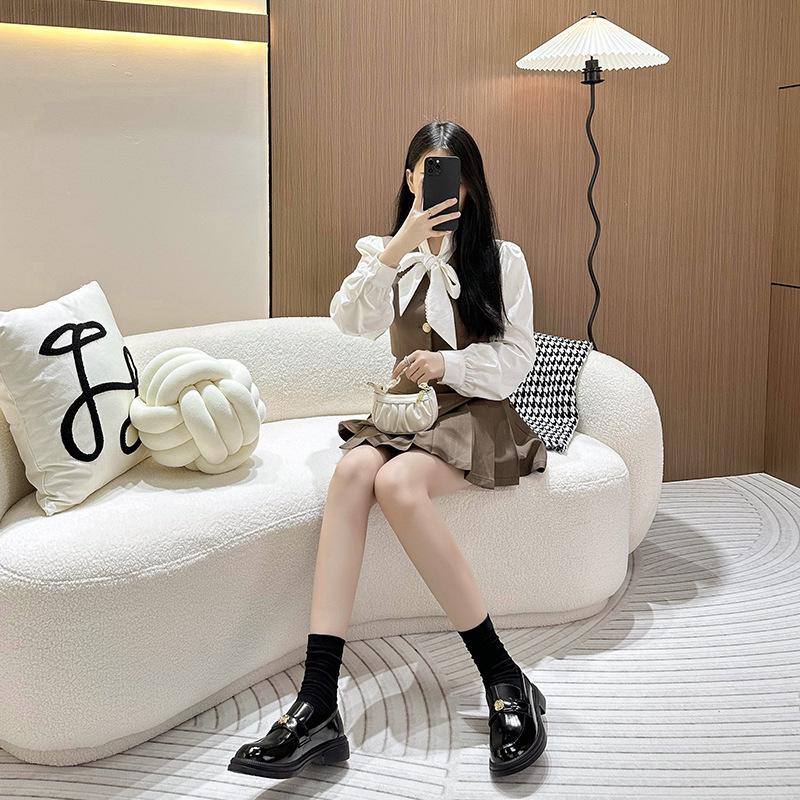 In Stock: Women's Patent Leather Camellia Small Gold Buckle Thick Sole Loafers, Non-Slip.