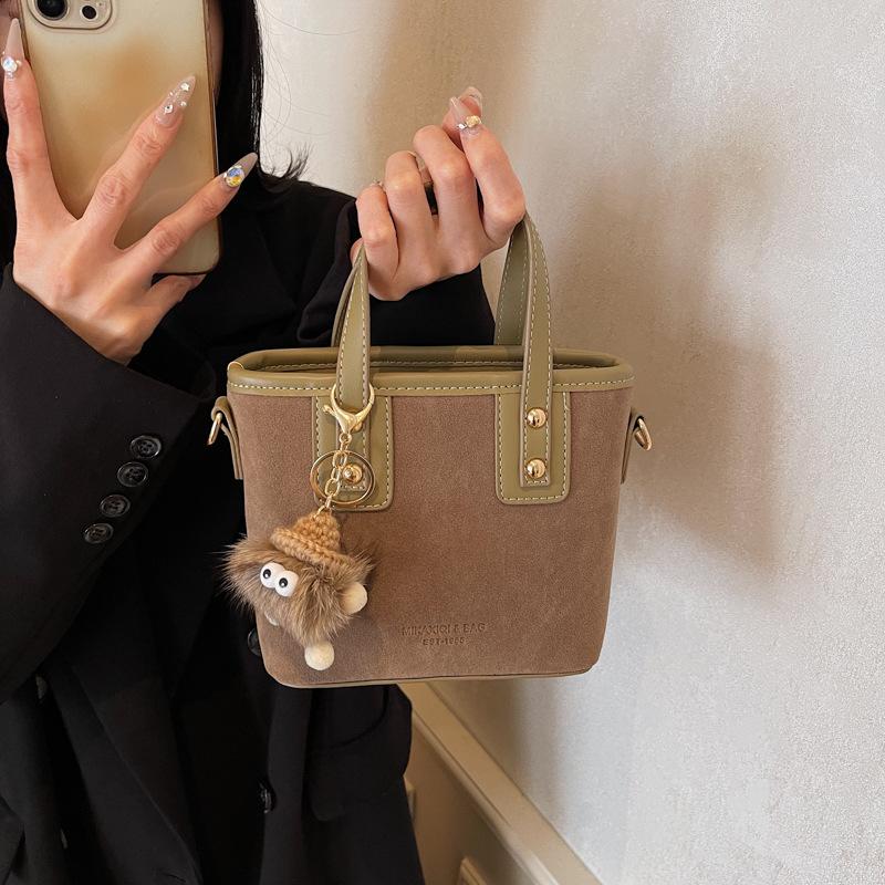2025 New Bag Women's Bag Trendy Fashion Small Square Bag Popular Plush Pendant Shoulder Messenger Bag Premium Feeling Bag