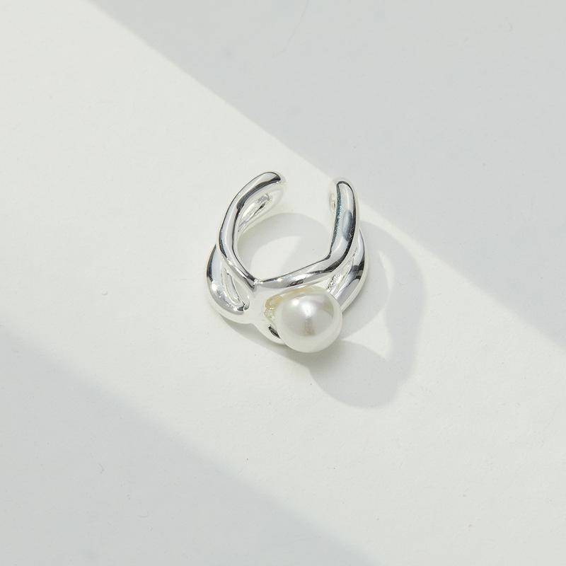 Trendy Korean-Style Pearl Ear Clips: Fashionable, Personalized, No-Piercing Design