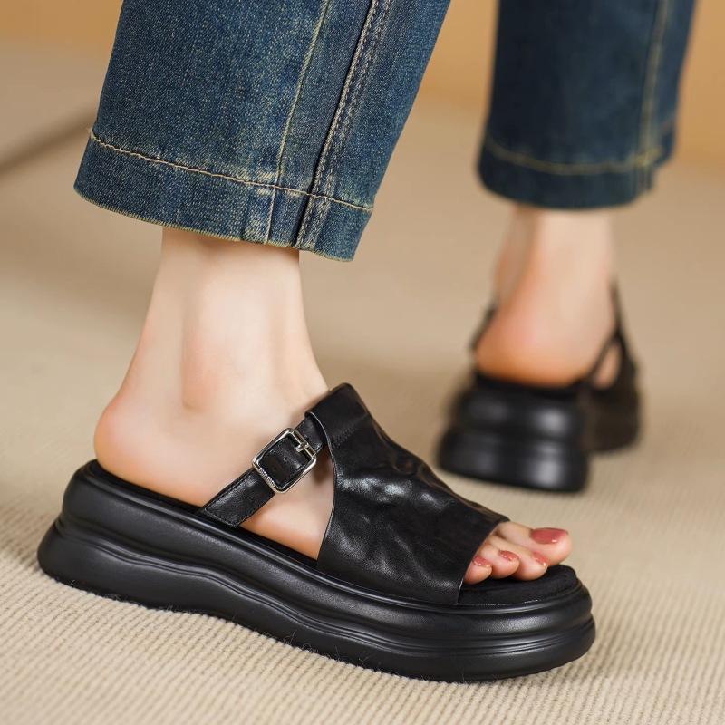 Huge comfortable platform slippers, women's open-toed one-word flat shoes wear retro belt buckle cool slippers Xiaohongshu explosion