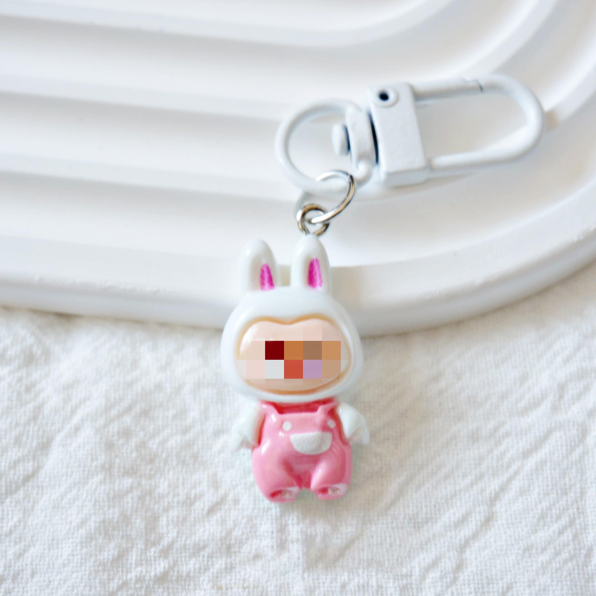 

Оригинальный брелок-подвеска в виде куклы-эльфа из мультфильма Лабубу - милый подарочный брелок-подвеска