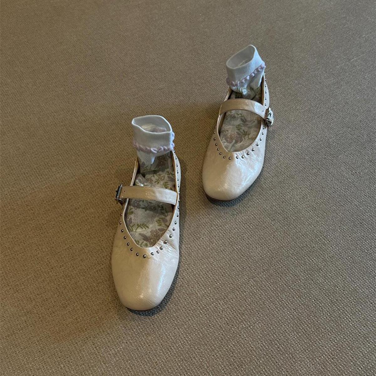 

Cowhide version~ genuine leather new flat-bottomed rivets, shallow mouth one-word buckle single shoes, women s French retro Mary Jane small leather 35