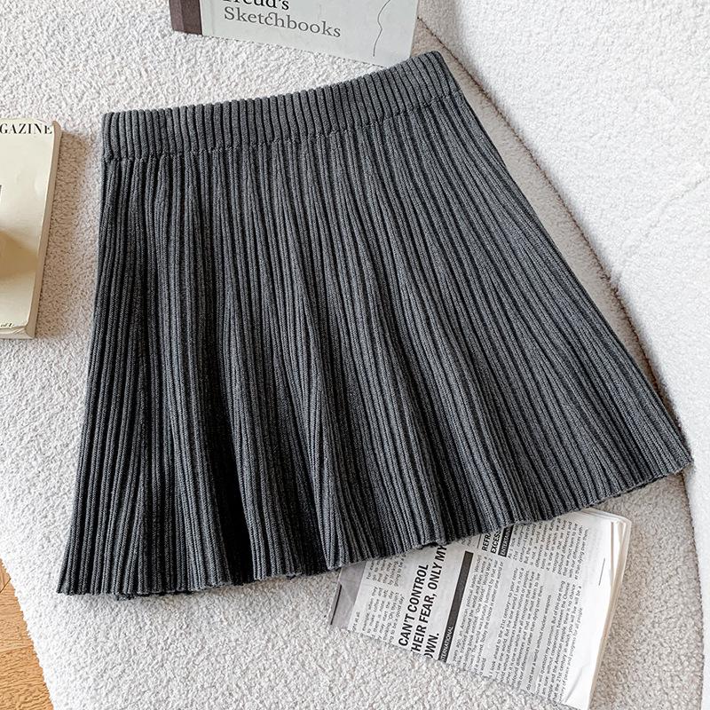 2025 Autumn/Winter Elegant Wool Knit Maternity Pleated High-Waisted A-Line Short Skirt
