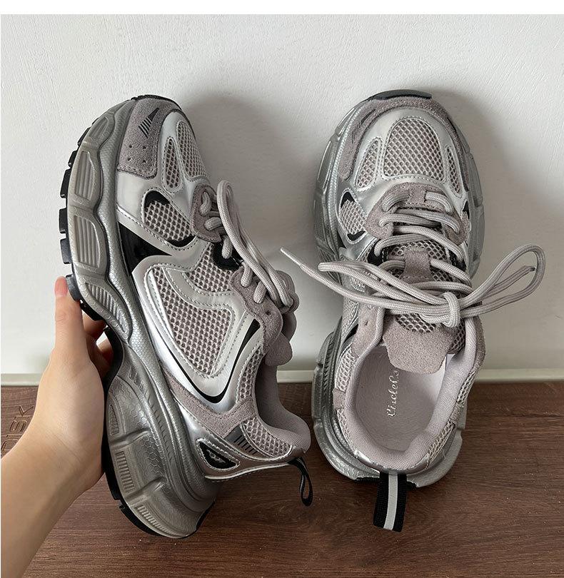 Showing Feet, Small and Versatile, Heightened Platform Dad Shoes, Women's 2025 New Spring Hong Kong Style, Light and Retro Sports Shoes