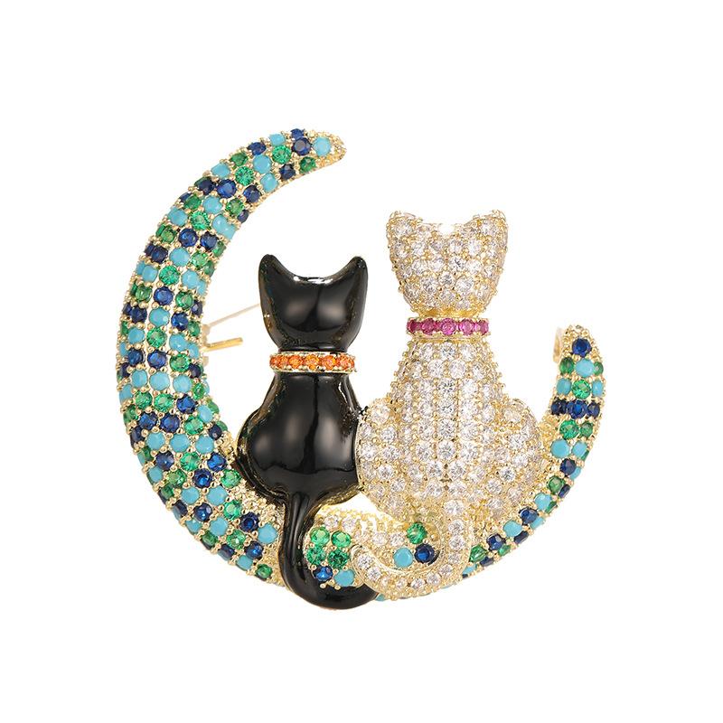 Heavy-duty Japanese-style Cartoon Cat Brooch with Colorful Zircon Moon, Cute Cat Pin for Clothing