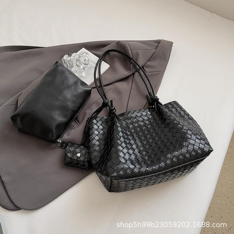 Spring and summer new woven pattern commuter large-capacity tote bag women's shoulder bag handbag mother bag underarm bag