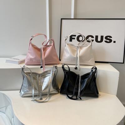 Large Capacity Bag Women's Spring New Fashion Casual Armpit Bag Chain Commuter Shoulder Messenger Bag