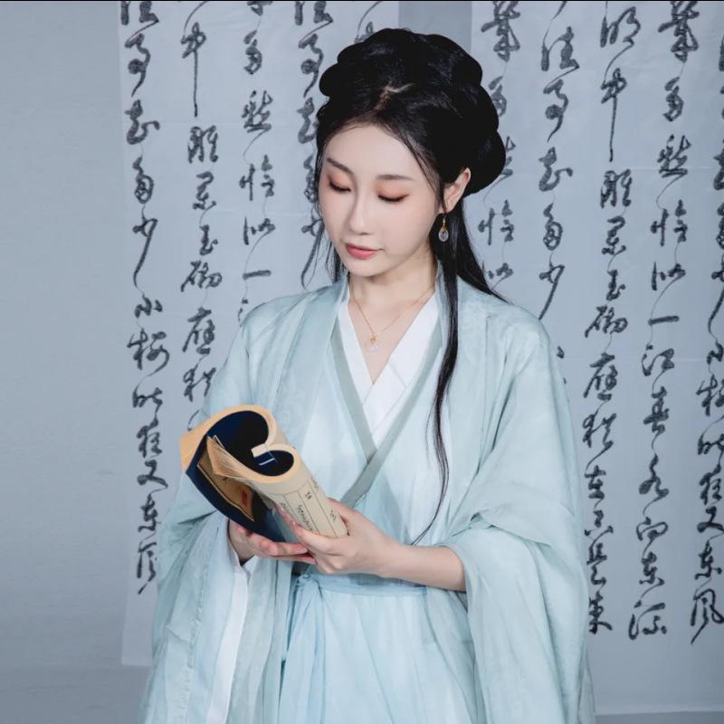 Lu Lu Ruyi Jade Clavicle Necklace: 2023 Women's Chinese Style, Light Luxury Design