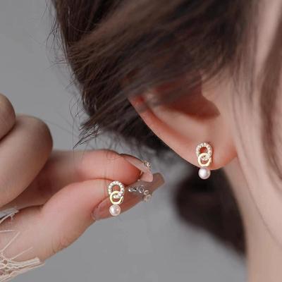 Eleganti Orecchini a Doppi Anelli con Perle 2024: Design di Nicchia di Lusso Leggero per Donne, Stile Unico di Alta Gamma