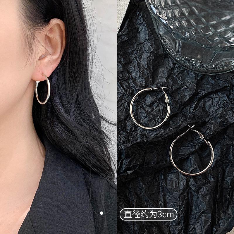 s sterling silver ear needle large circle women s new popular plain circle high-end European and American circle earrings