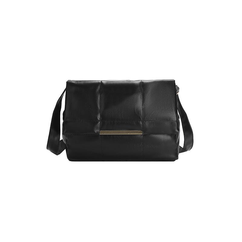 

Женская сумка для поездок на работу в стиле ретро с клетчатой вышивкой нитками, большая вместимость, весна 2024, новинка, текстурированная мягкая кожаная сумка на одно плечо с косым ремнем чёрный