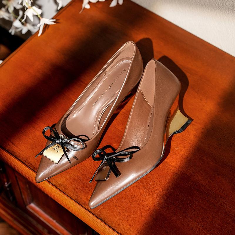 

Sheepskin bow high-end single shoes women s pointed wedge heel gentle temperament high heels 39 коричневый