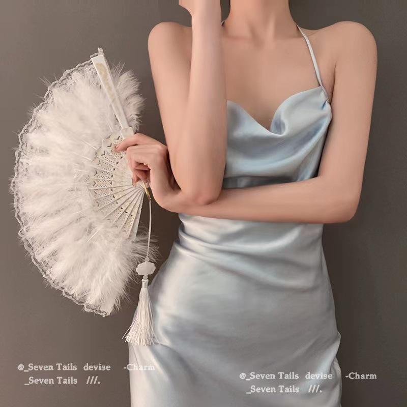 Ancient Style Feather and Lace Cheongsam Fan - Retro Chinese Hanfu Dance Accessory.