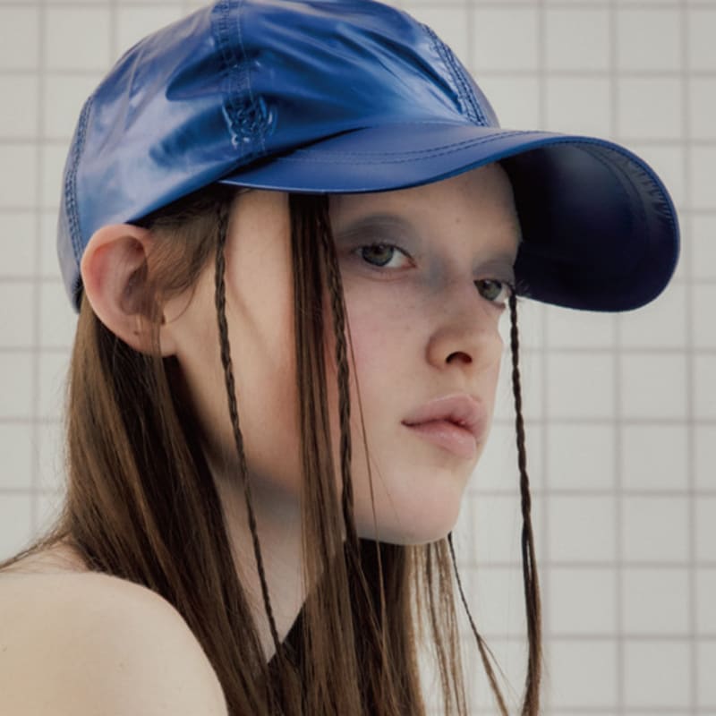 

poesiedame GLITTER CAP IN BLUE FREE