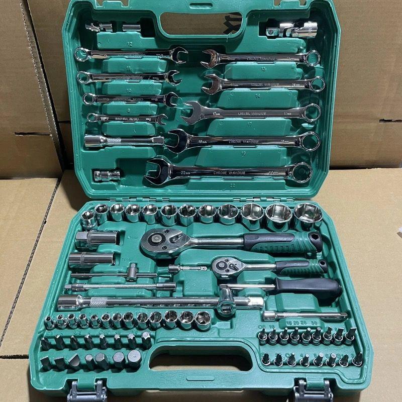 150-elementowy zestaw narzędzi nasadowych i kluczy do naprawy samochodu