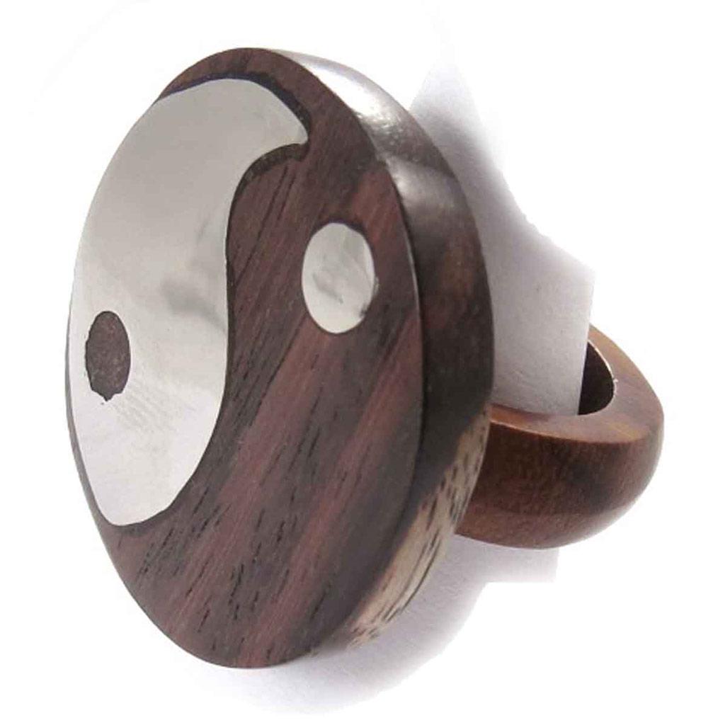 Creator de inele din lemn „Yin Yang”.