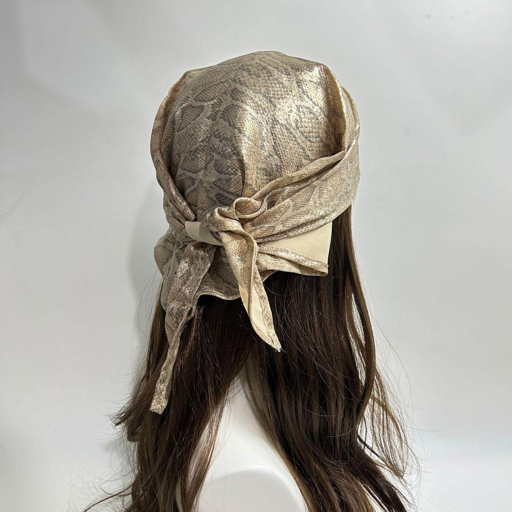 Flüssiges Silber Leopardenmuster Bandana - Y2K Retro Seiden Kopftuch