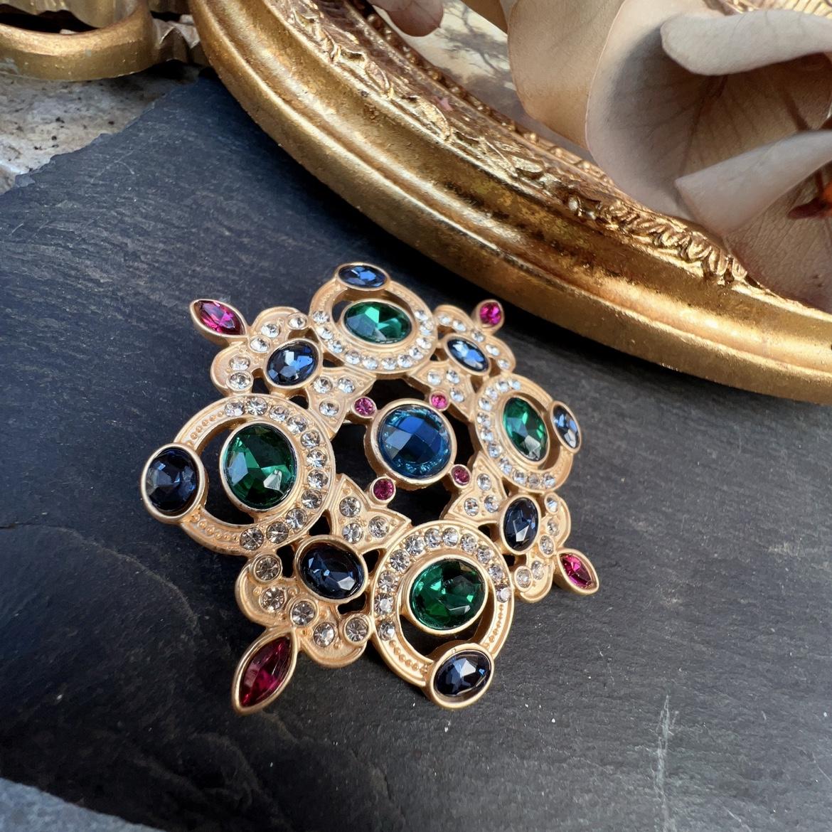 

Винтажная женская мужская брошь в форме креста с жемчугом, кристаллами, в стиле барокко, значки, ретро, дворцовая подвеска, дамская, для банкета, вечеринки, булавка, аксессуары, подарок