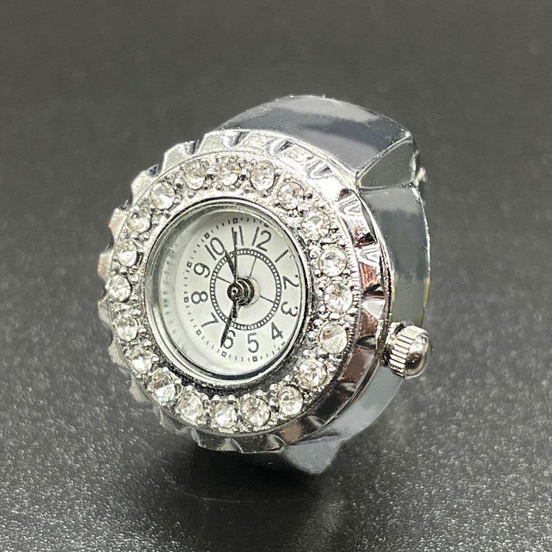 **Diamond Ring Watch**: Stylish Unisex Ring Watch Adorned with Diamonds, a Trendy High-end Accessory for Men and Women.