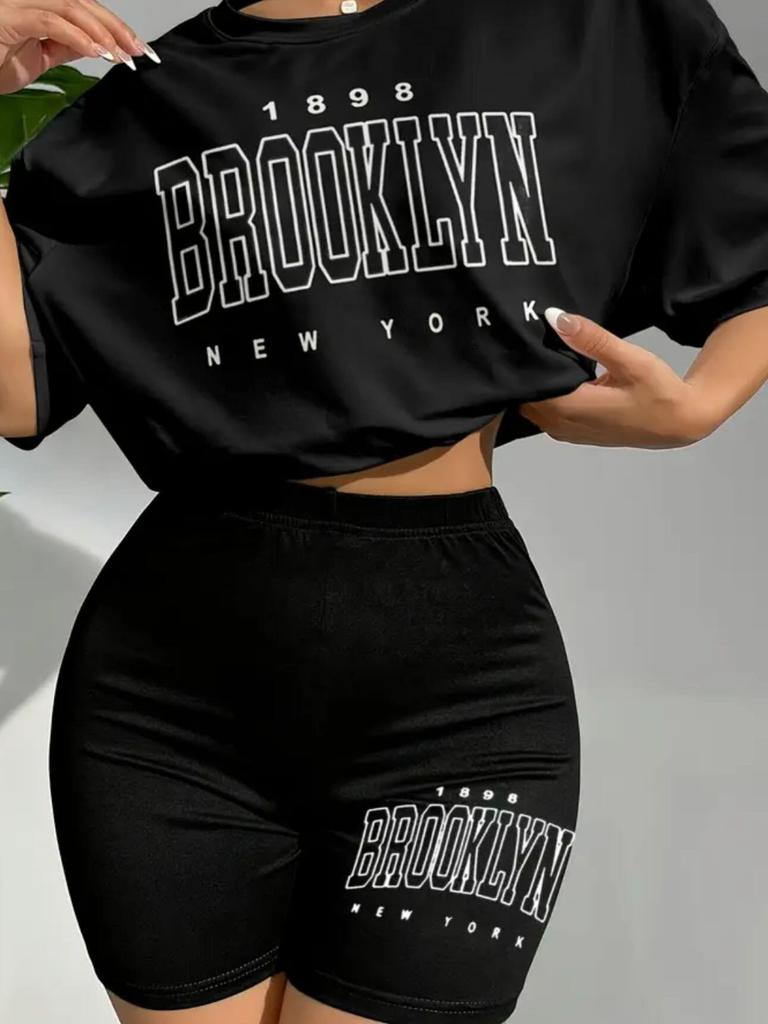 Lässige Loungewear für Damen: Pullover-Anzüge, Pyjamas, weite T-Shirts, enge Shorts und Slim-Fit-Homewear