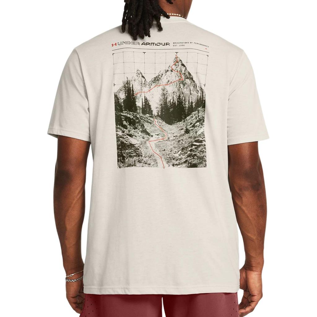 Under Armour UA Dosažení vrcholu Volný střih Kulatý výstřih Tričko s potiskem písmen Krátký rukáv Pánská trička Off-White 1382906-110